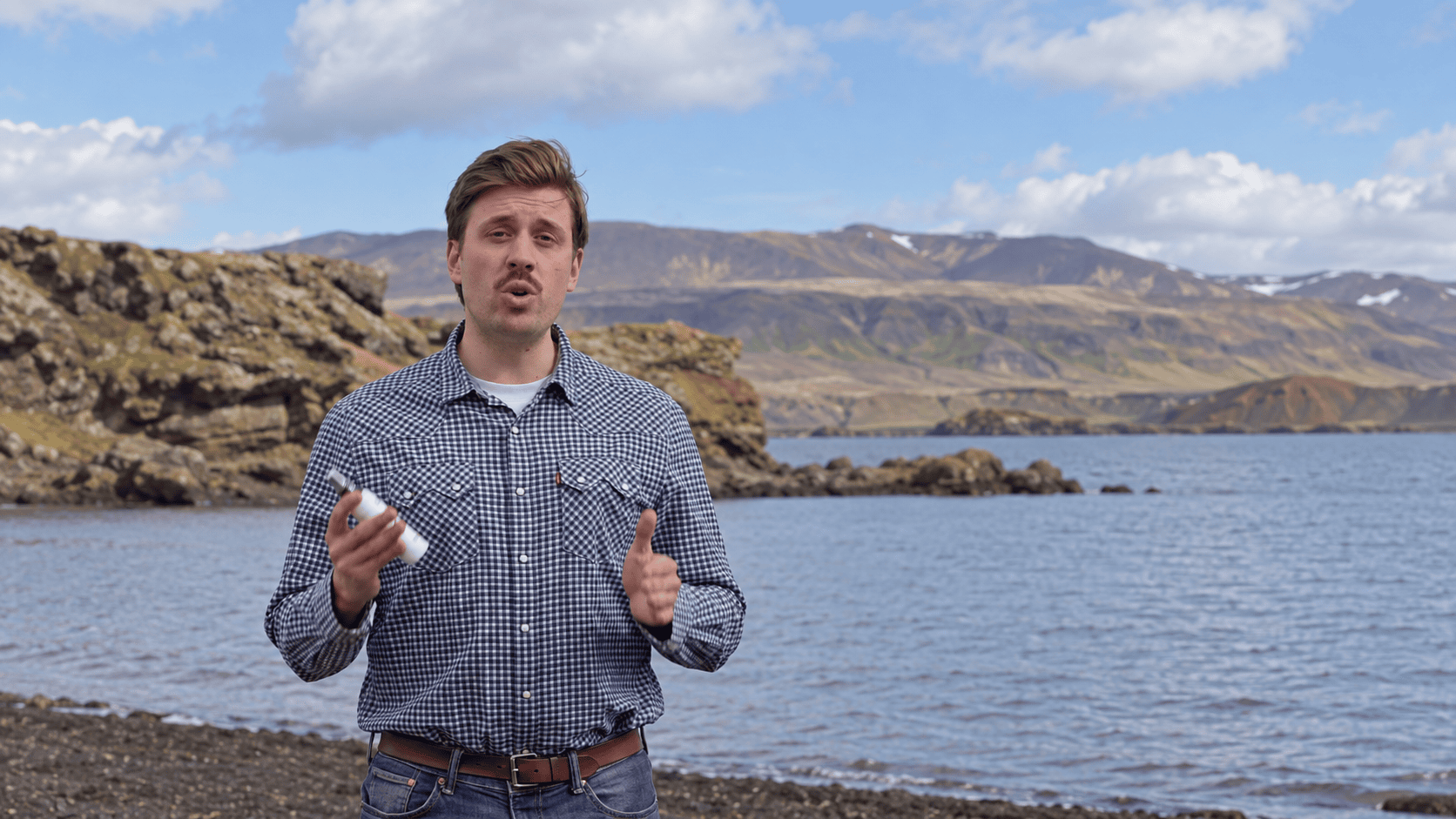 Bite Mý herferð við íslenskt vatn